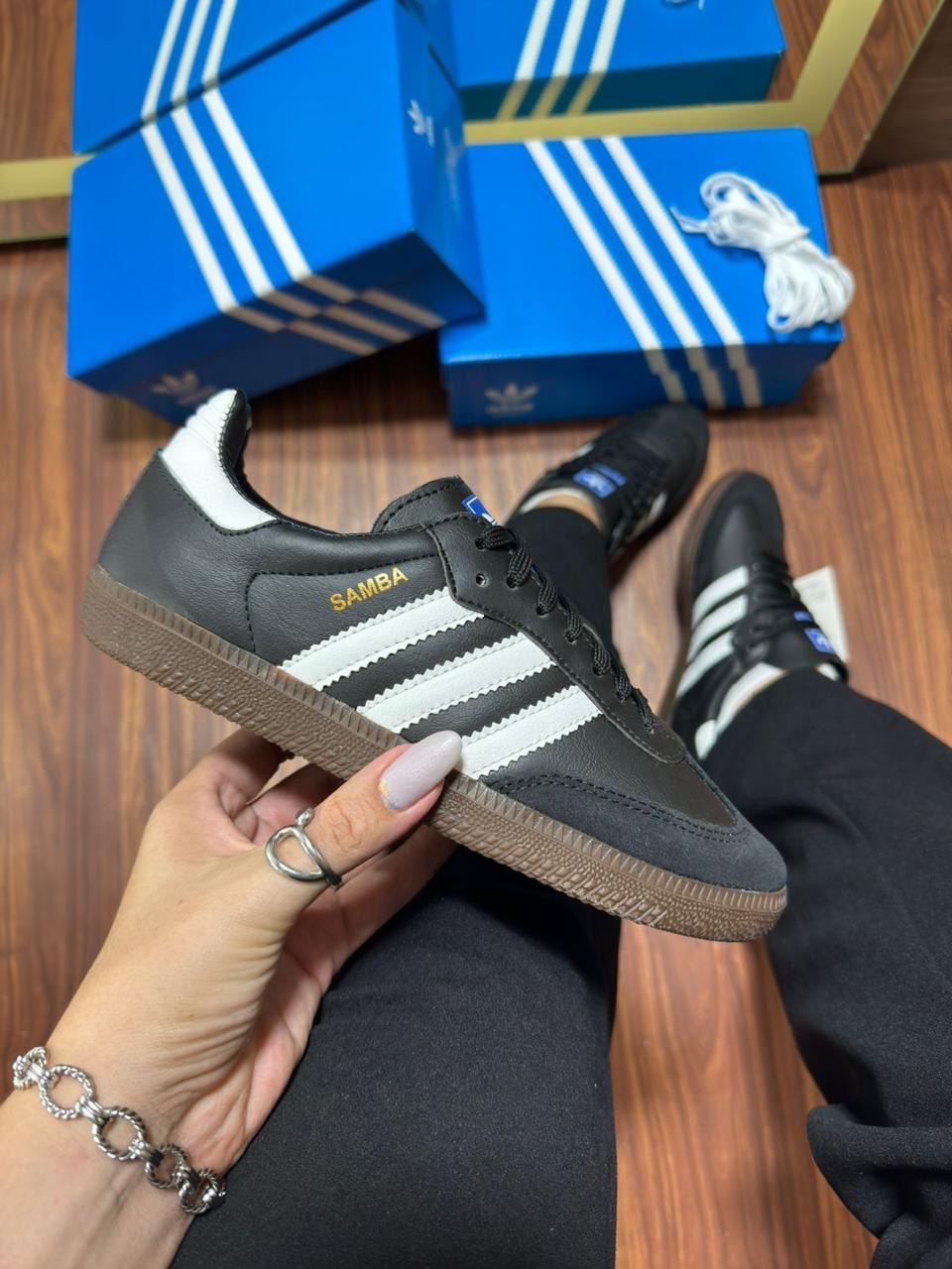 Adidas Samba Black - Zip Tênis