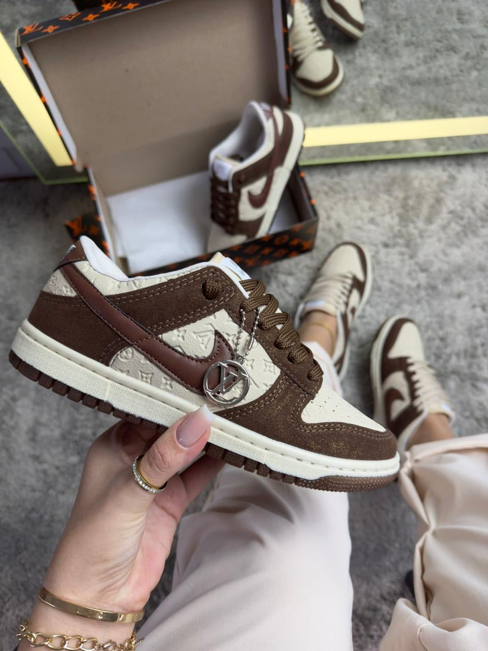 Sb Dunk Low Louis Vuitton - Zip Tênis