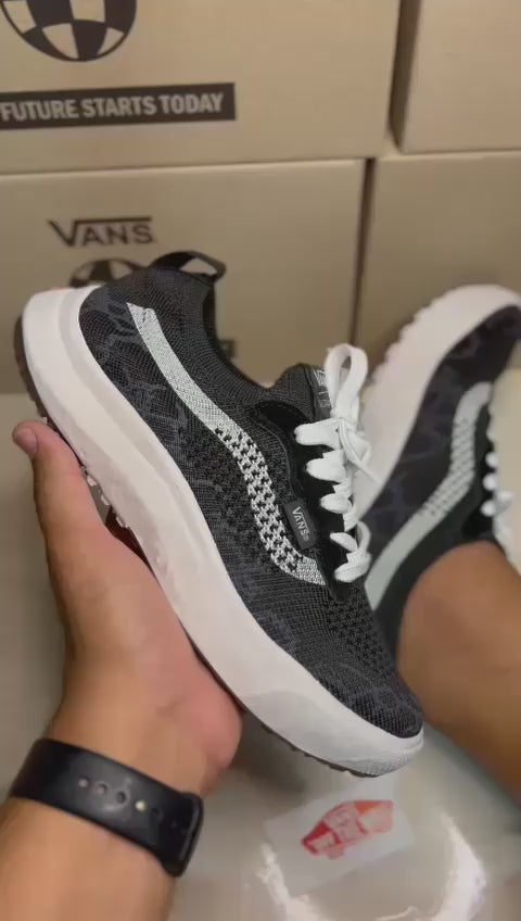 Vans VR3